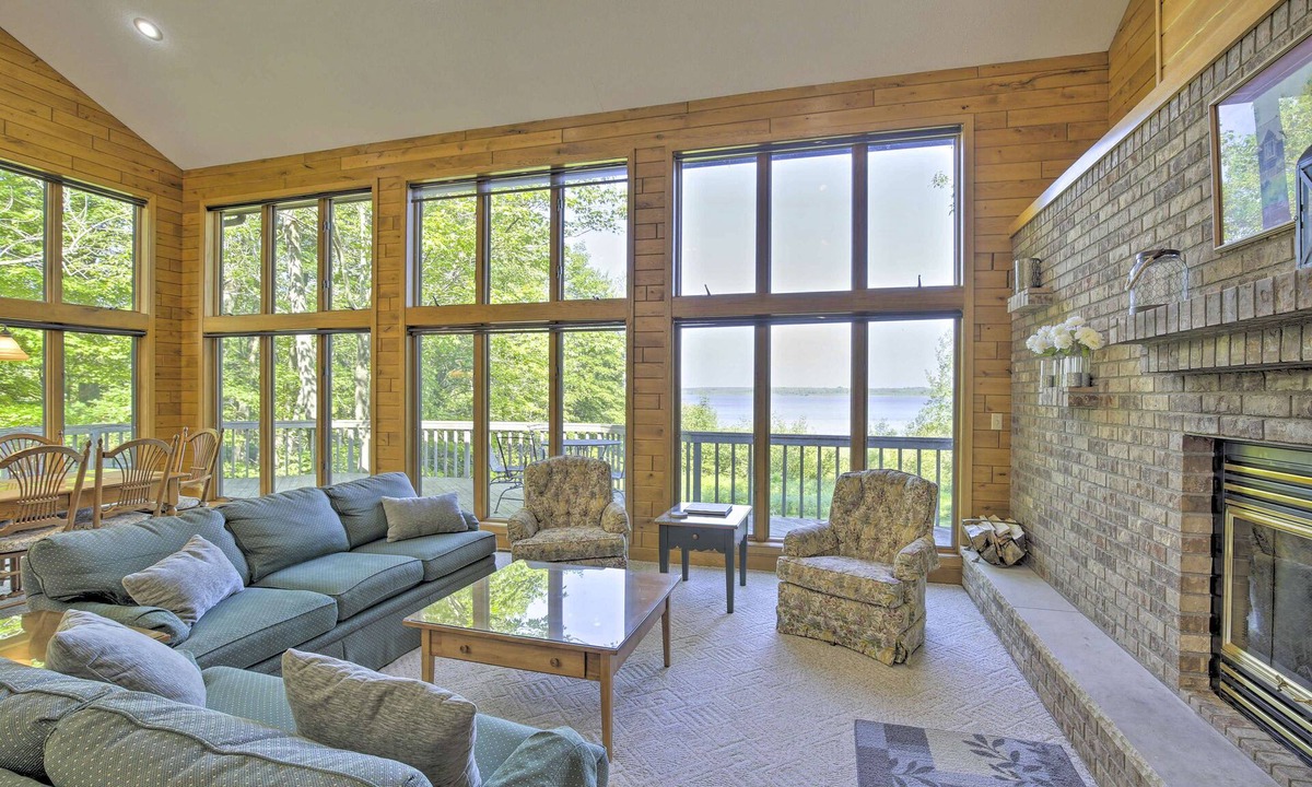 Brill Cabin | Cozy Expansive Lakefront Getaway w/ Spacious Deck!