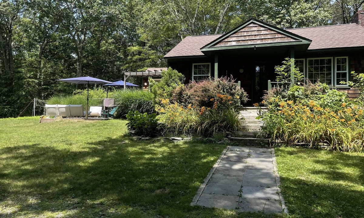 South Kent House | Cozy Fall Getaway