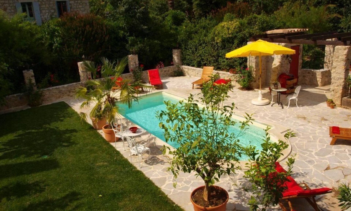 Saint-Alban-sous-Sampzon Apartment | Cozy family apartment with pool near Pont d’Arc – up to 5 guests