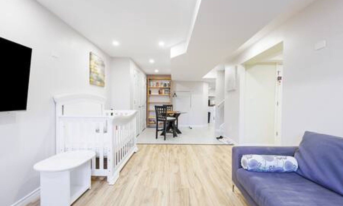 Brampton House | Cozy Family-Friendly Private Basement Suite