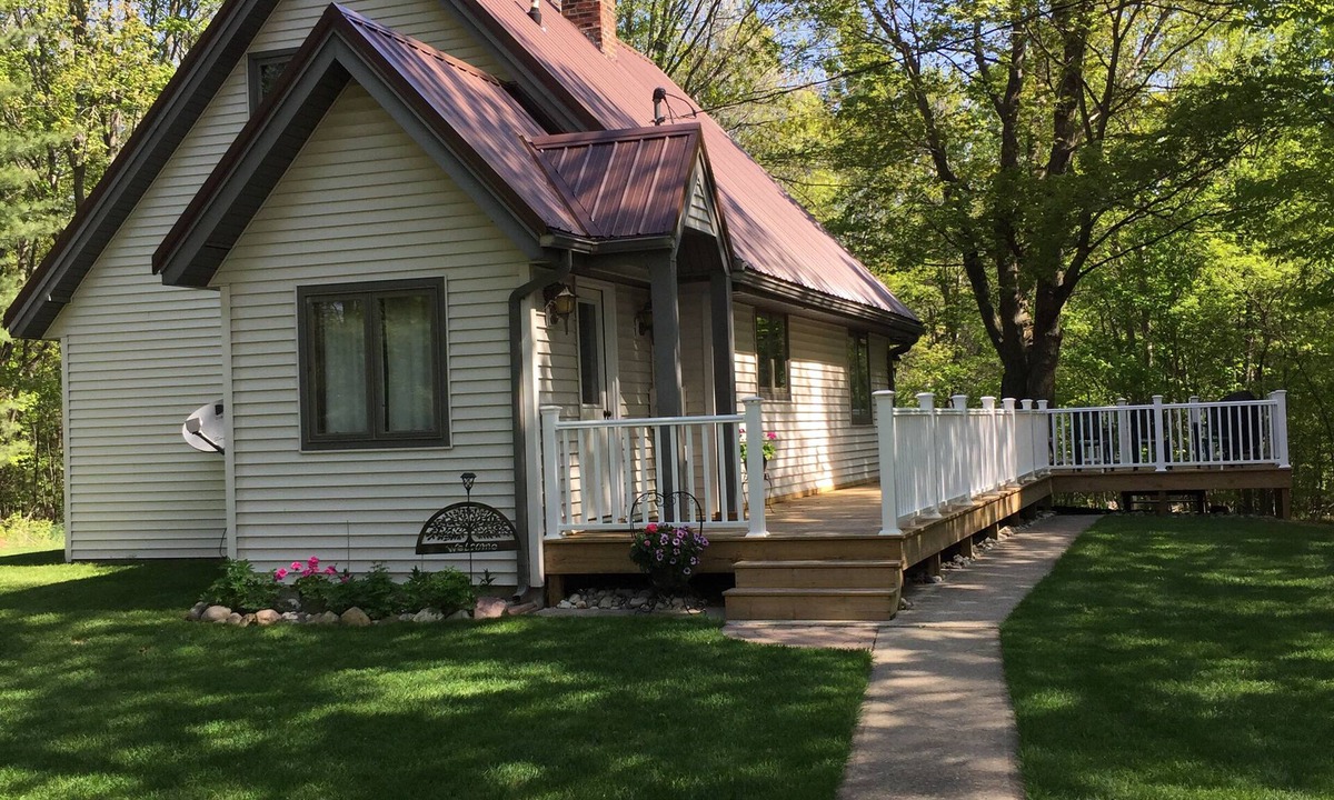 Lake City House | Cozy family getaway!