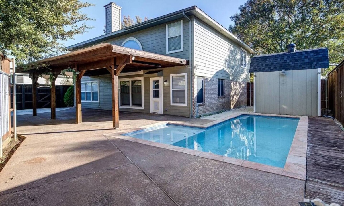 Lake Dallas House | Cozy Family Getaway w/Pool Near Lake Lewisville