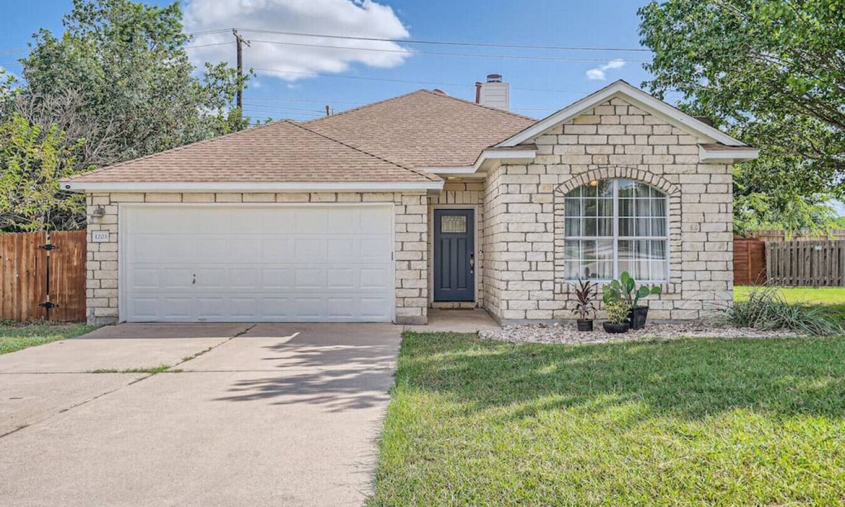 Pflugerville House | Cozy Family Retreat - Pet Friendly