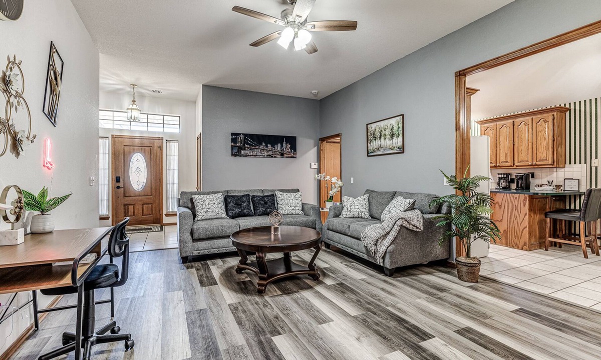 Midwest City House | COZY FAMILY SIZED 3 BEDROOM NEAR MIDWEST CITY REGIONAL PARK,TINKER AIRFORCE BASE