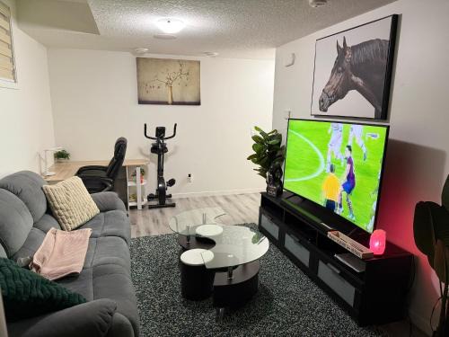 Southeast Calgary Apartment | Cozy Family Suite - Avail for Long Stay