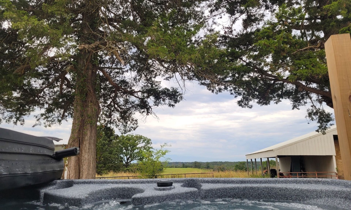 Protem Cabin | Cozy Farm Cabin, Rustic Charm/Modern Luxury/couples Romantic getaway/Hot Tub