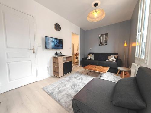 Saint-Ouen Apartment | Cozy flat - Metro 13-14