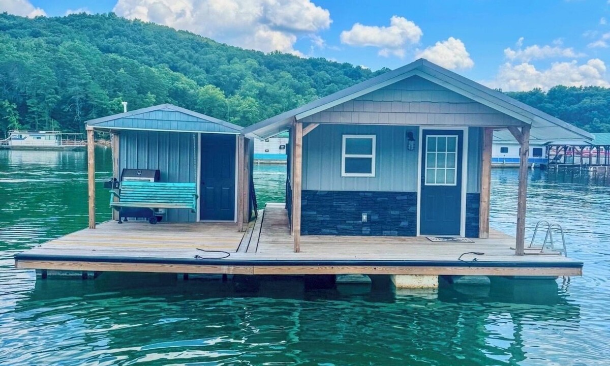 Rock Harbor Cabin | Cozy floating home, on Norris Lake