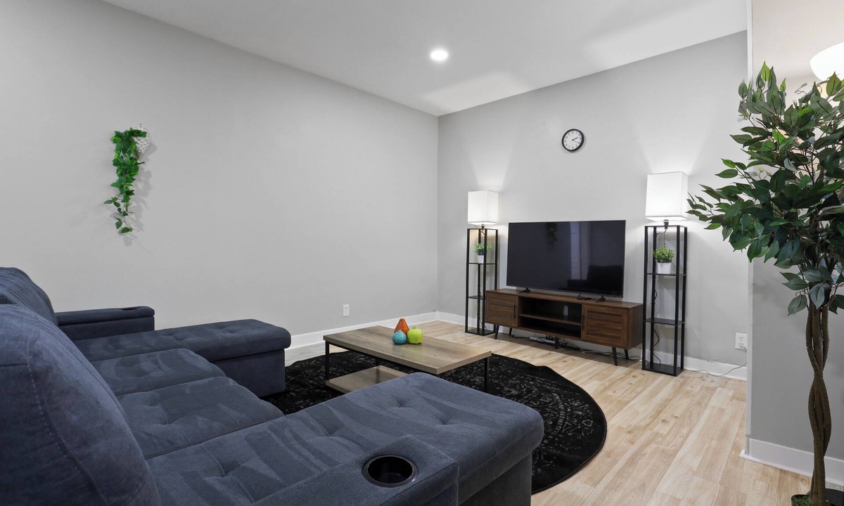 Forest Park Condo | Cozy Forest Park Condo!