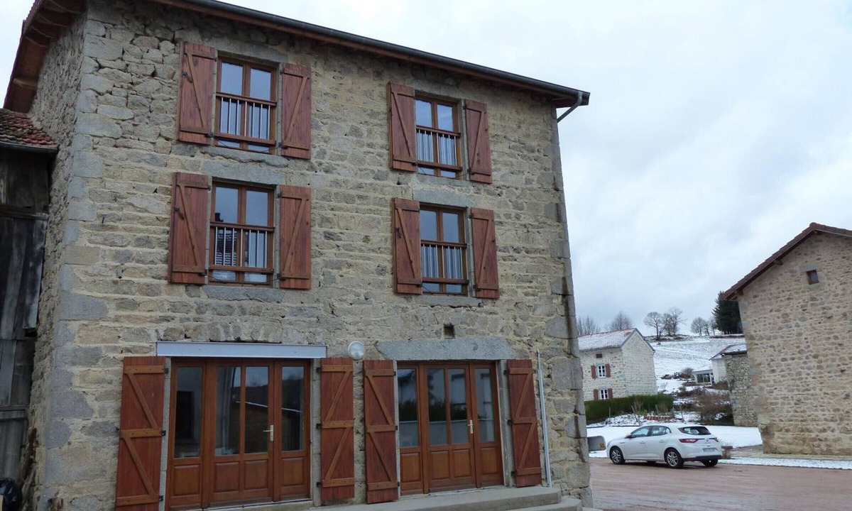 La Guillermie Cottage | Cozy Former Workshop for Mountain Holidays