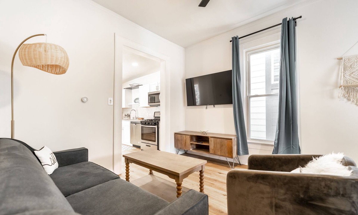 Fountain Square House | Cozy Fountain Square gem near Lucas Oil Stadium ! Pet-Friendly!