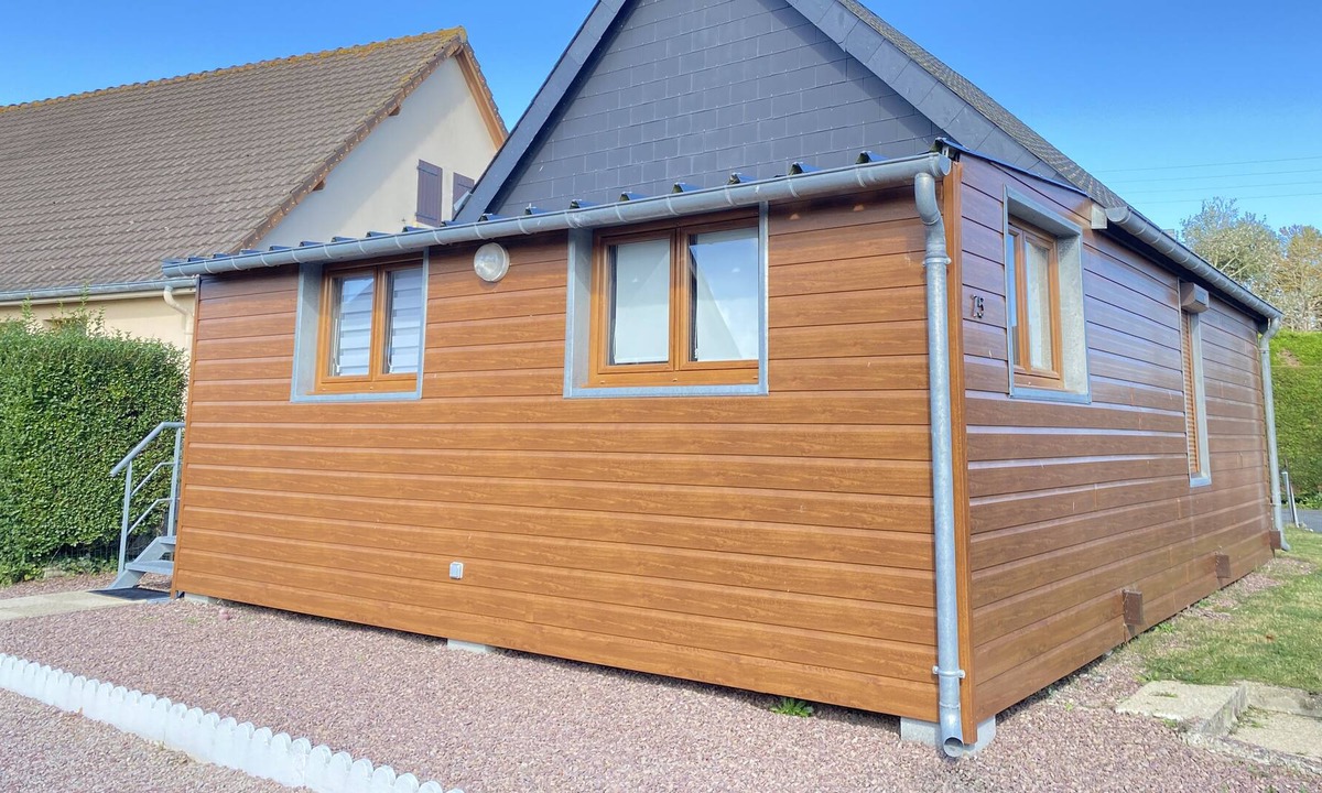Merville-Franceville-Plage Ski Chalet | Cozy chalet by the sea