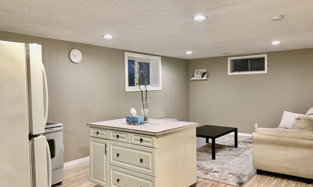 Calgary House | Cozy, friendly, and roomy!