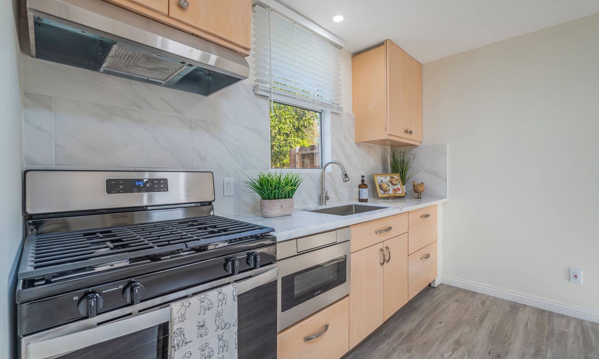 Covina House | Cozy fully upgraded ADU with AC in Covina