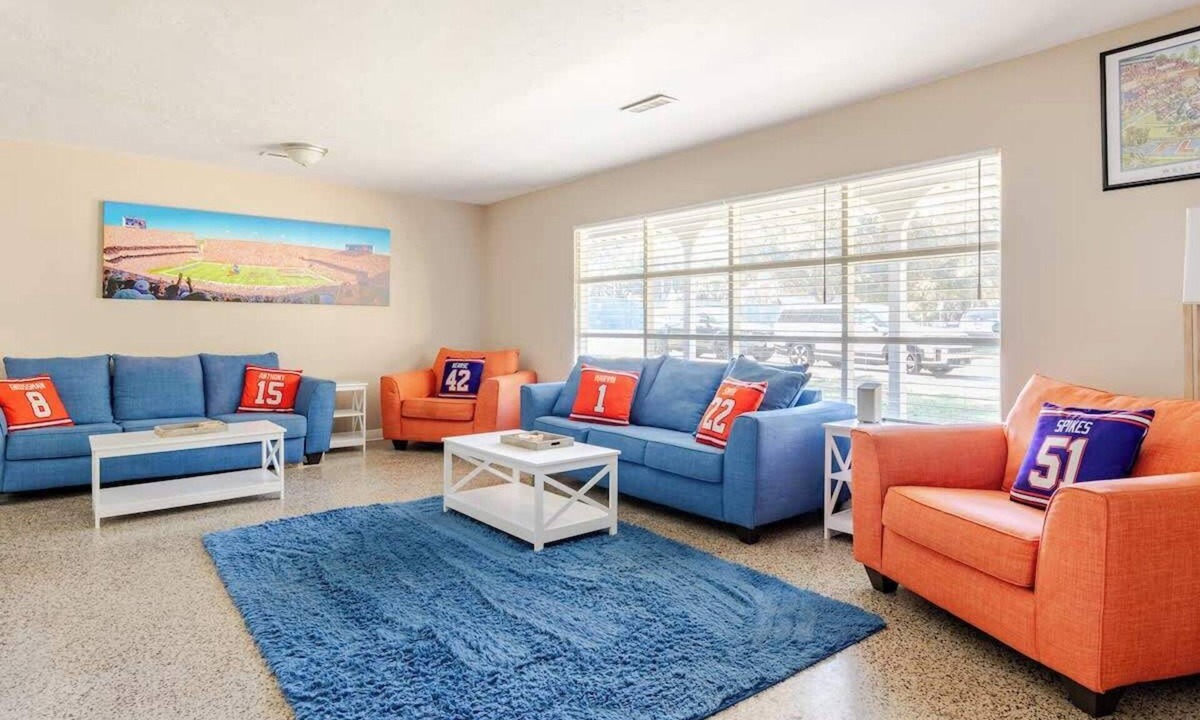 Gainesville House | Cozy Gator Home w/Workspace | Steps to Stadium