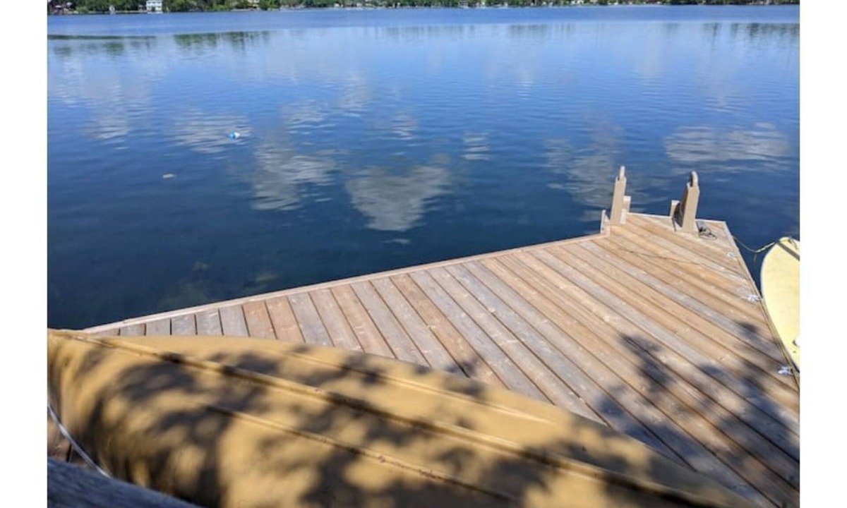 Quinte West Cottage | Cozy gem on the water!