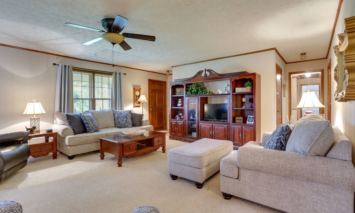 Cartersville House | Cozy Georgia Getaway w/Deck, Grill & Fire Pit!