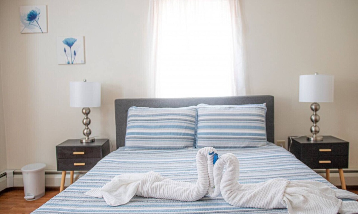 Winter Hill Apartment | Cozy Get Away Somerville 2 BR