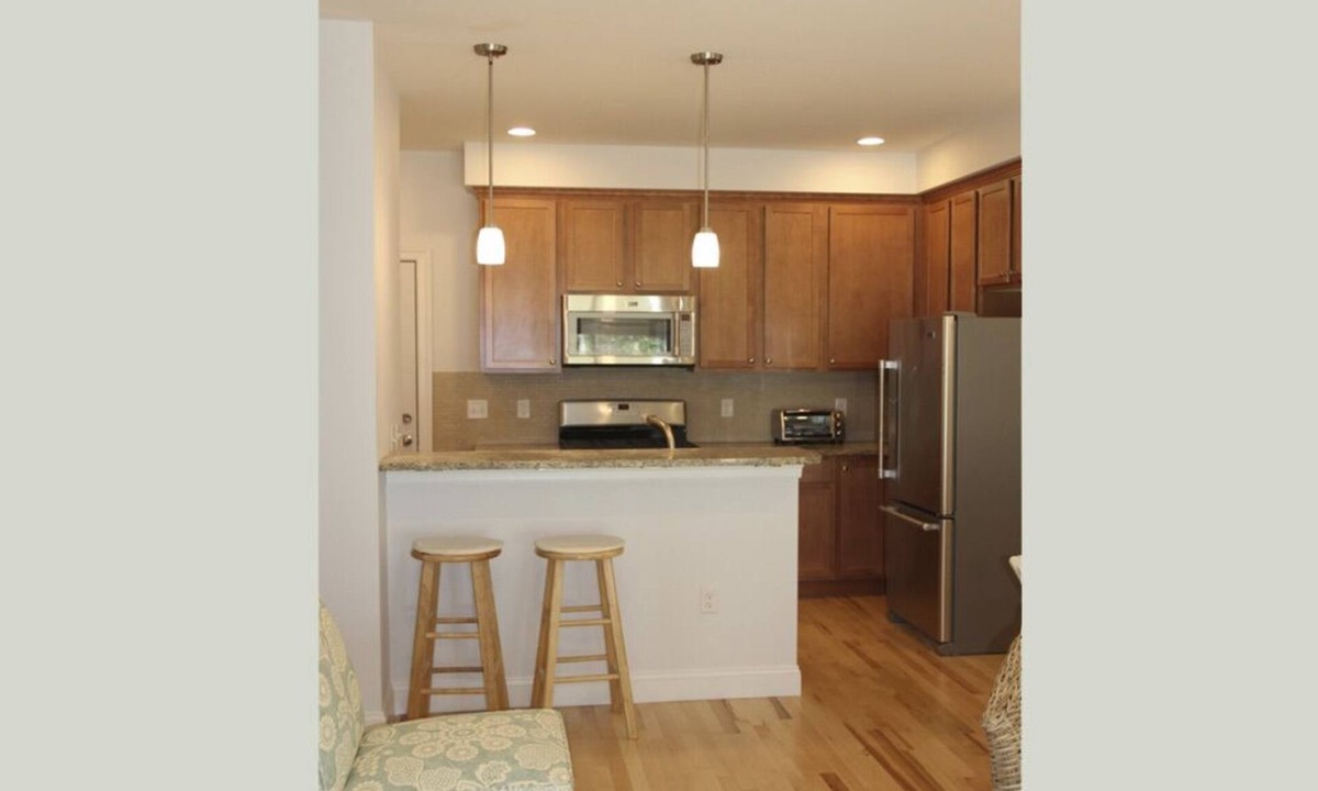 Back Cove Apartment | Cozy Getaway In The City