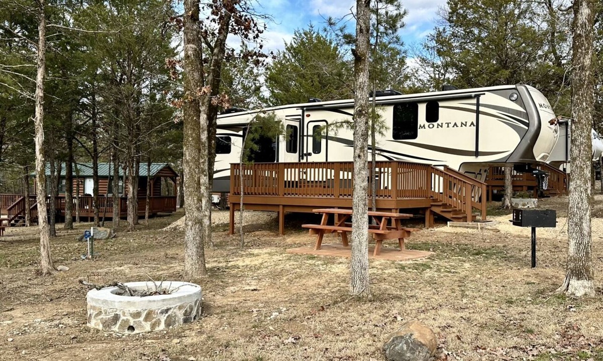 Ringold RV Rental | Cozy getaway with lake view. Pet Friendly/Close to Hochatown