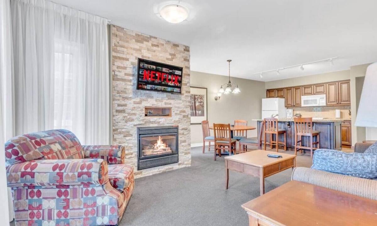 Oro-Medonte Condo | Cozy Getaway with Resort Perks