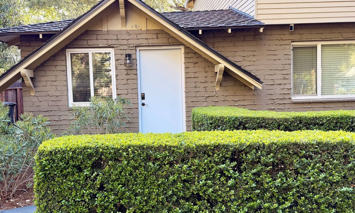 Old Mountain View Cottage | Cozy Guest Suite w/Private Entrance