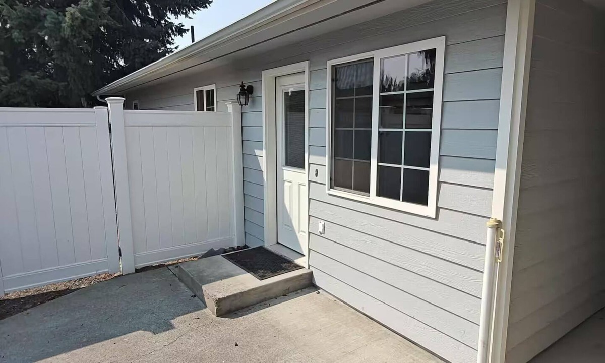 Othello House | Cozy Guesthouse by the Othello Golf Course