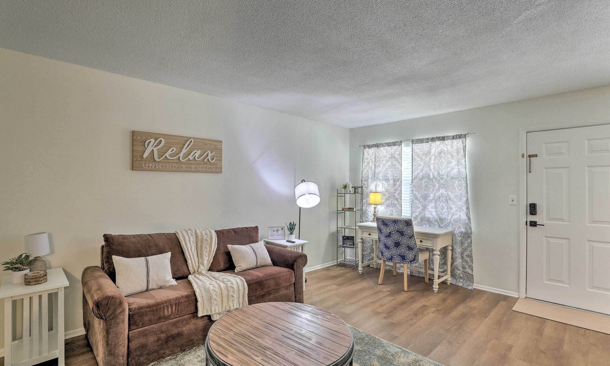 Hanahan Condo | Cozy Hanahan Condo w/Cooper River Access!