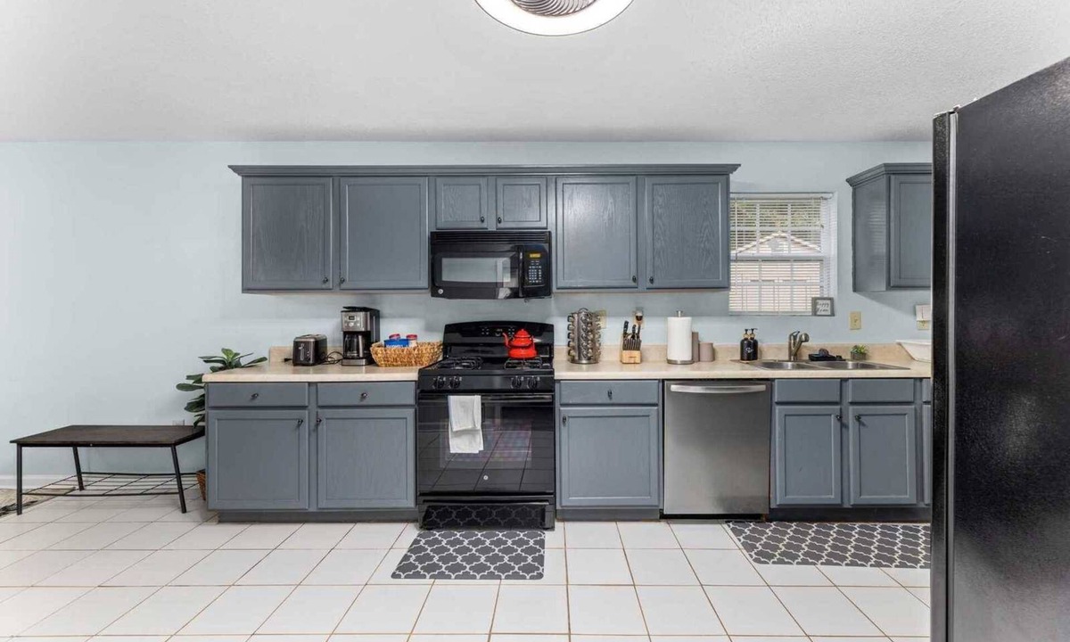 Scottdale House | Cozy Haven on Third Ave