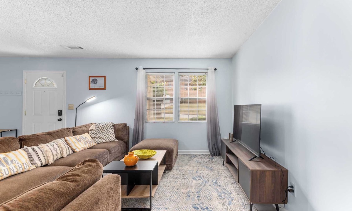 Scottdale House | Cozy Haven on Third Ave #41934