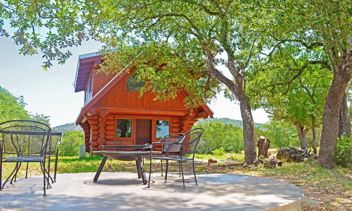 Marble Falls Cabin | Cozy Hill Country Cabin Near Lake King Loft