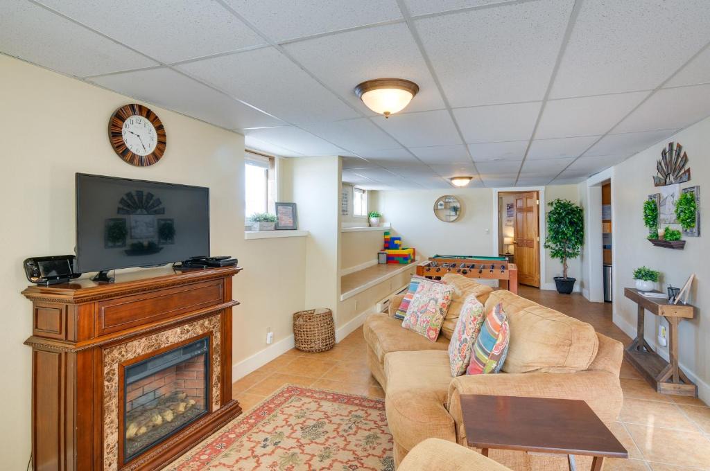 Cannonville House | Cozy Historic Home w/Games, Near Bryce Canyon!