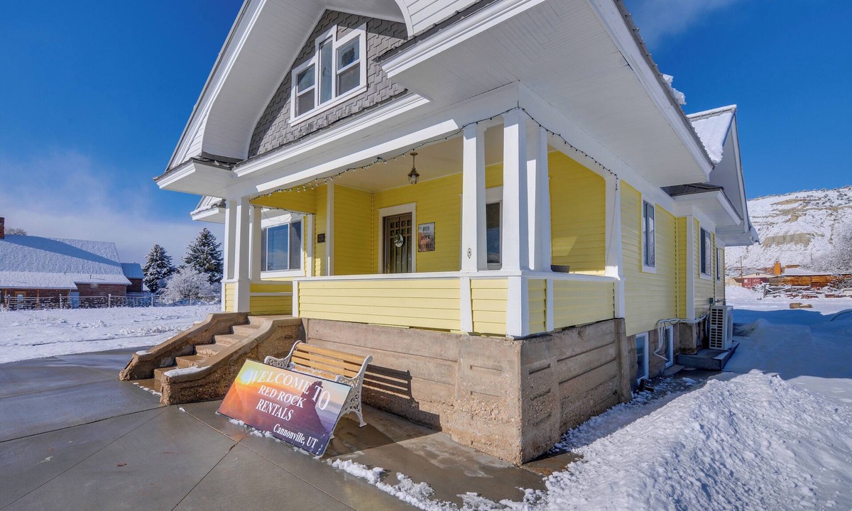 Cannonville Cottage | Cozy Historic Home w/Games, Near Bryce Canyon!