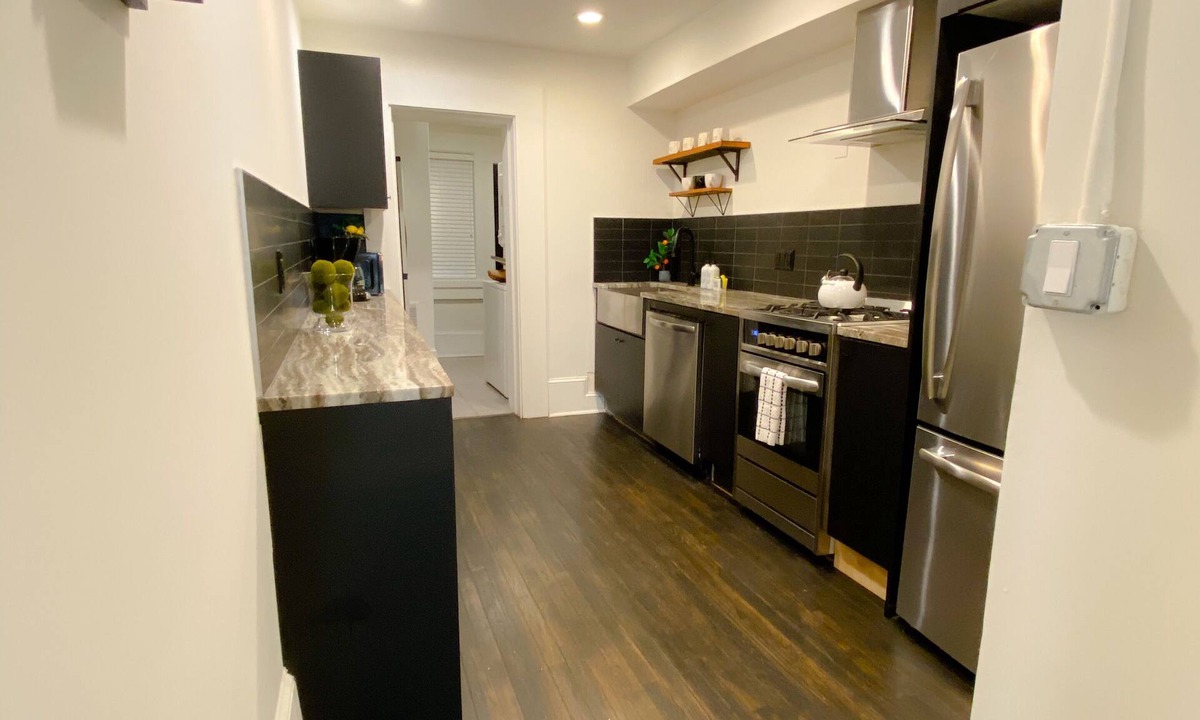 SoNo Apartment | Cozy Historic Midtown Apartment