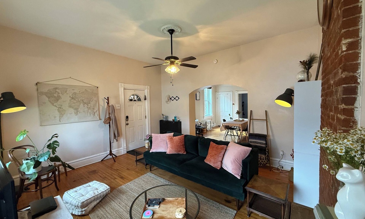 St. Louis House | Cozy, historic South St. Louis bungalow. Right off I-55 making trips 10-20min!