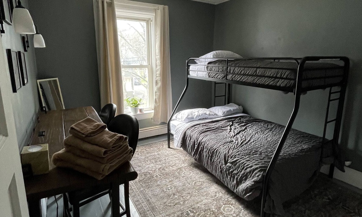 Norwich House | Cozy Historic Townhouse