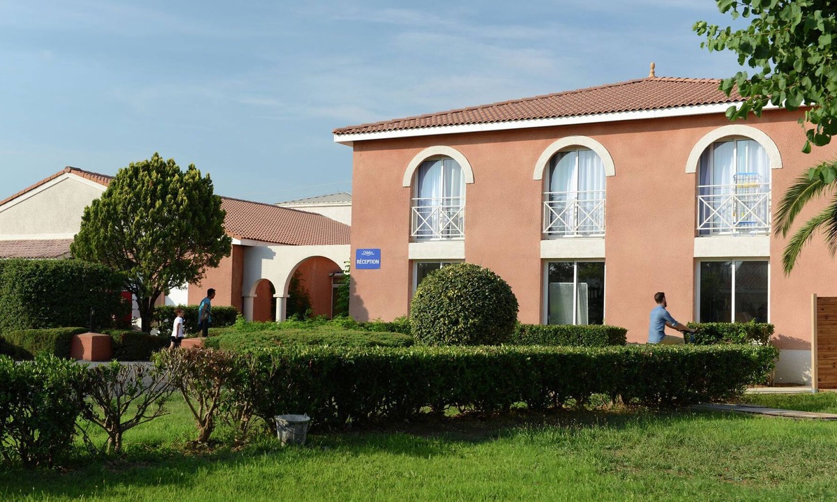 Salleles-d'Aude Apartment | Cozy holiday home with terrace surrounded by vineyards
