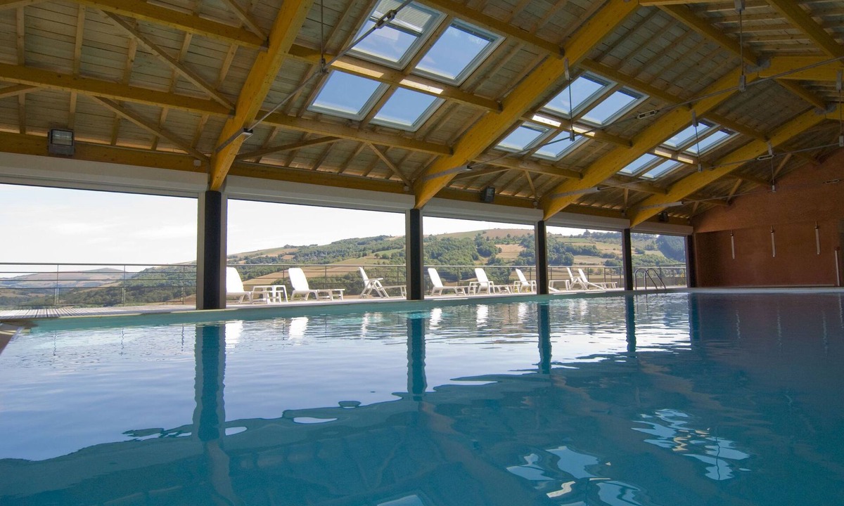 Trebas House | Cozy Holiday Home in Trébas with Sauna