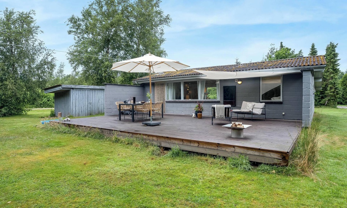 Amtoft House | Cozy holiday home 350 meters from the water in Amtoft.