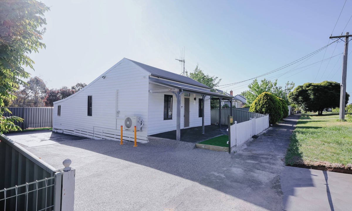 Long Gully House | Cozy Holiday Home