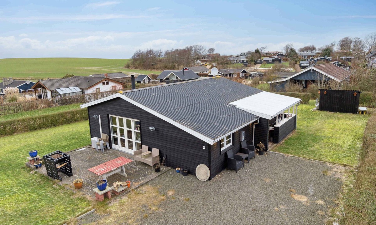 Floutrup House | Cozy holiday home close to beach and peace