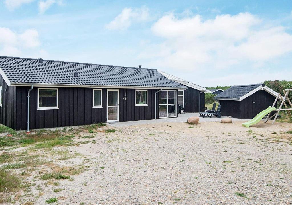 Vejers House | Cozy holiday home in Vejers Strand with Sea nearby