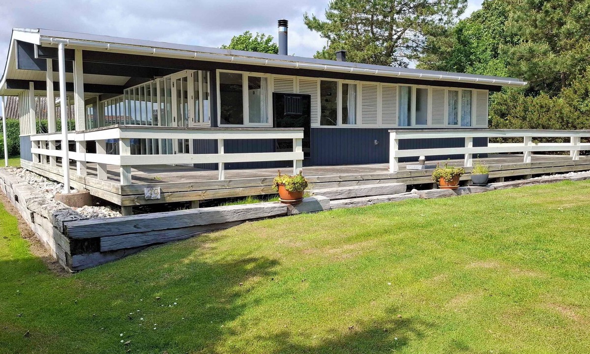Haarby House | Cozy holiday home with sea view