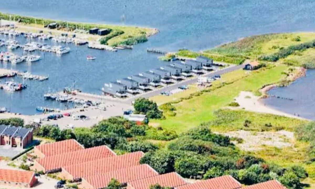 Bork Havn Apartment | Cozy holiday home with water park and spa