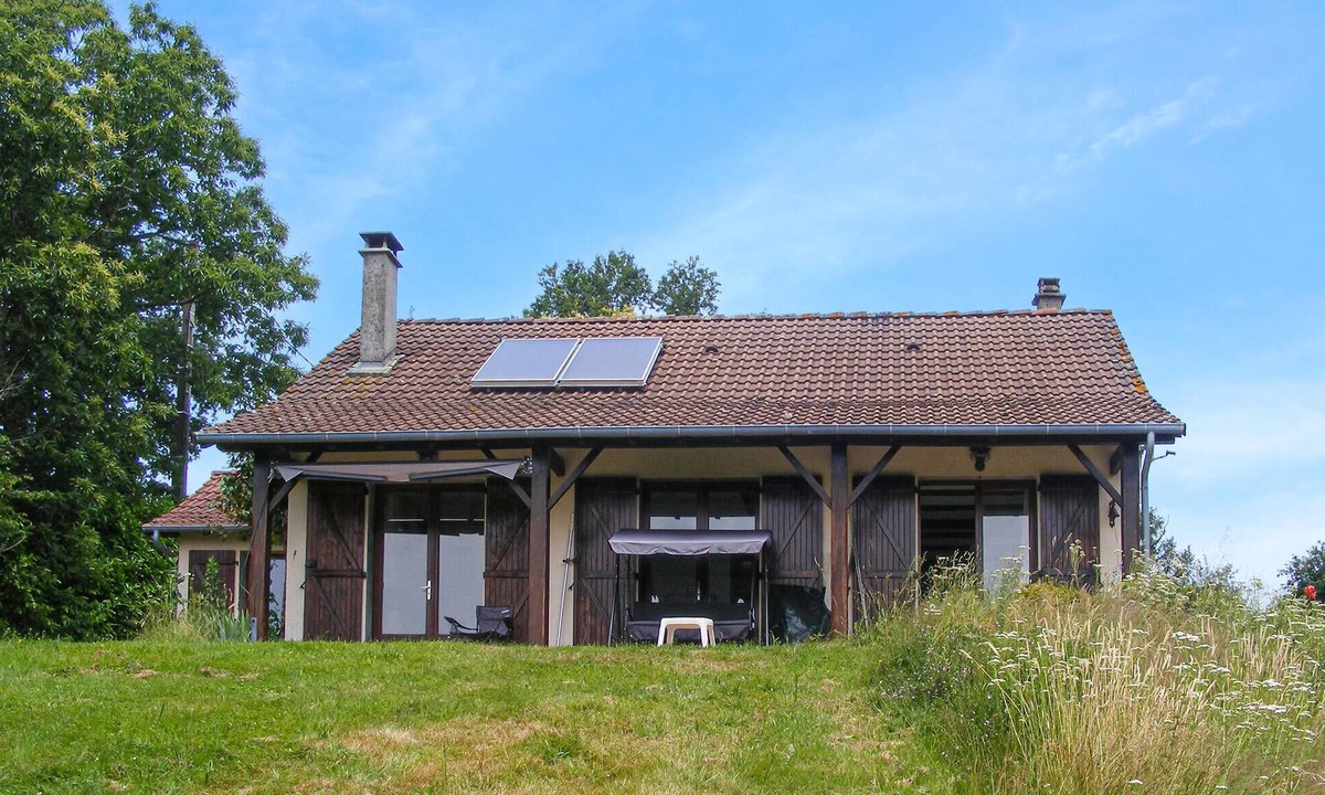 Saint-Hilaire-les-Places House | Cozy home in St-Hilaires-les-Places