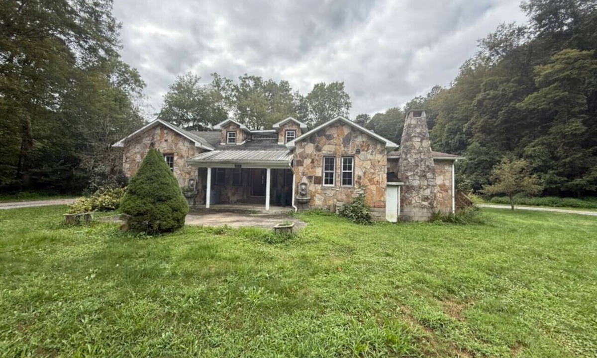 Friendsville House | Cozy Home 1 Bedroom 1 Bathroom