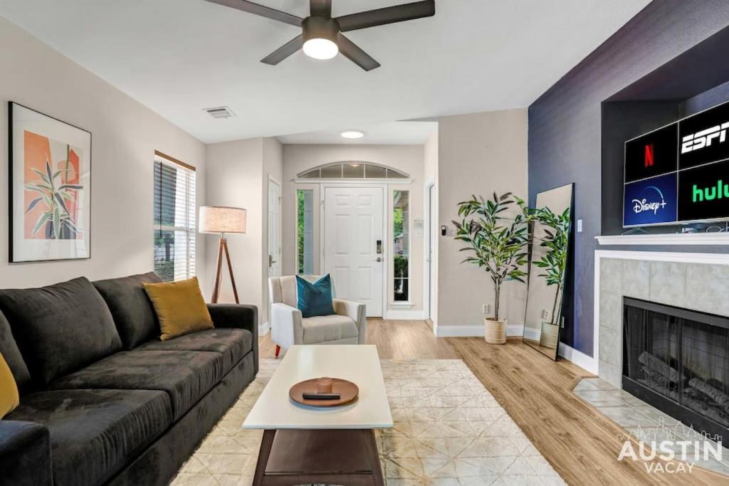 Olympic Heights House | Cozy Home away from Home, Quiet Office, King Bed