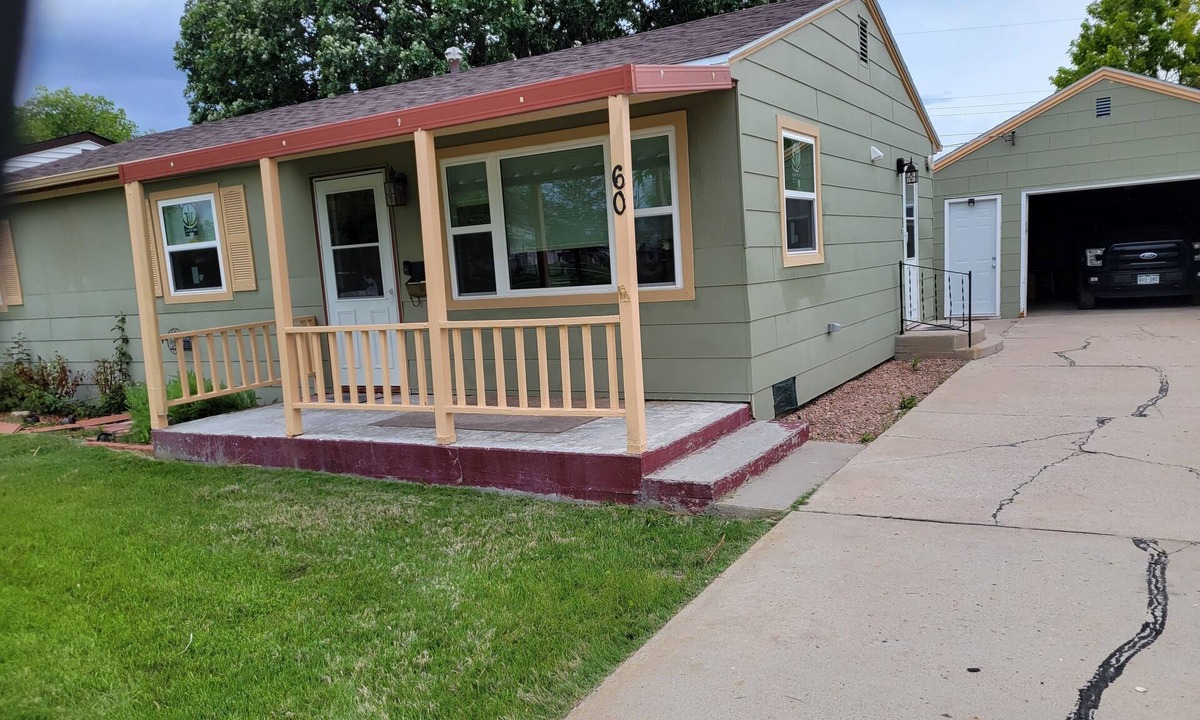 Scottsbluff House | Cozy home away from home