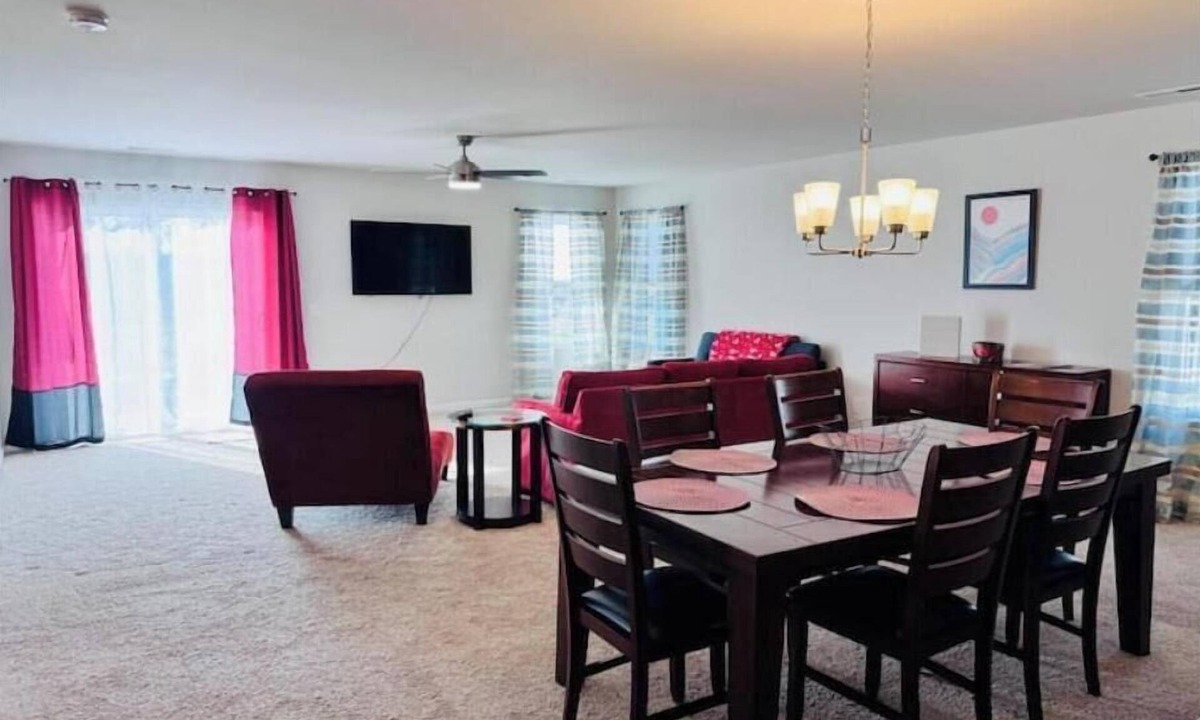 Southport House | Cozy Home Away in Southport!
