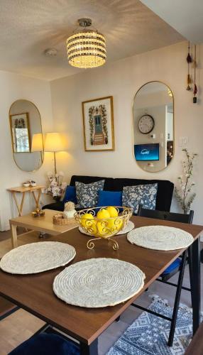 King West Village Apartment | Cozy Home